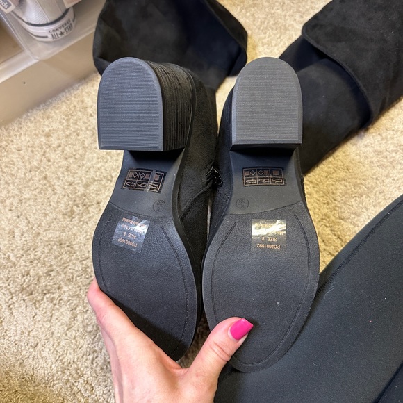 Knee high boots - Picture 3 of 6